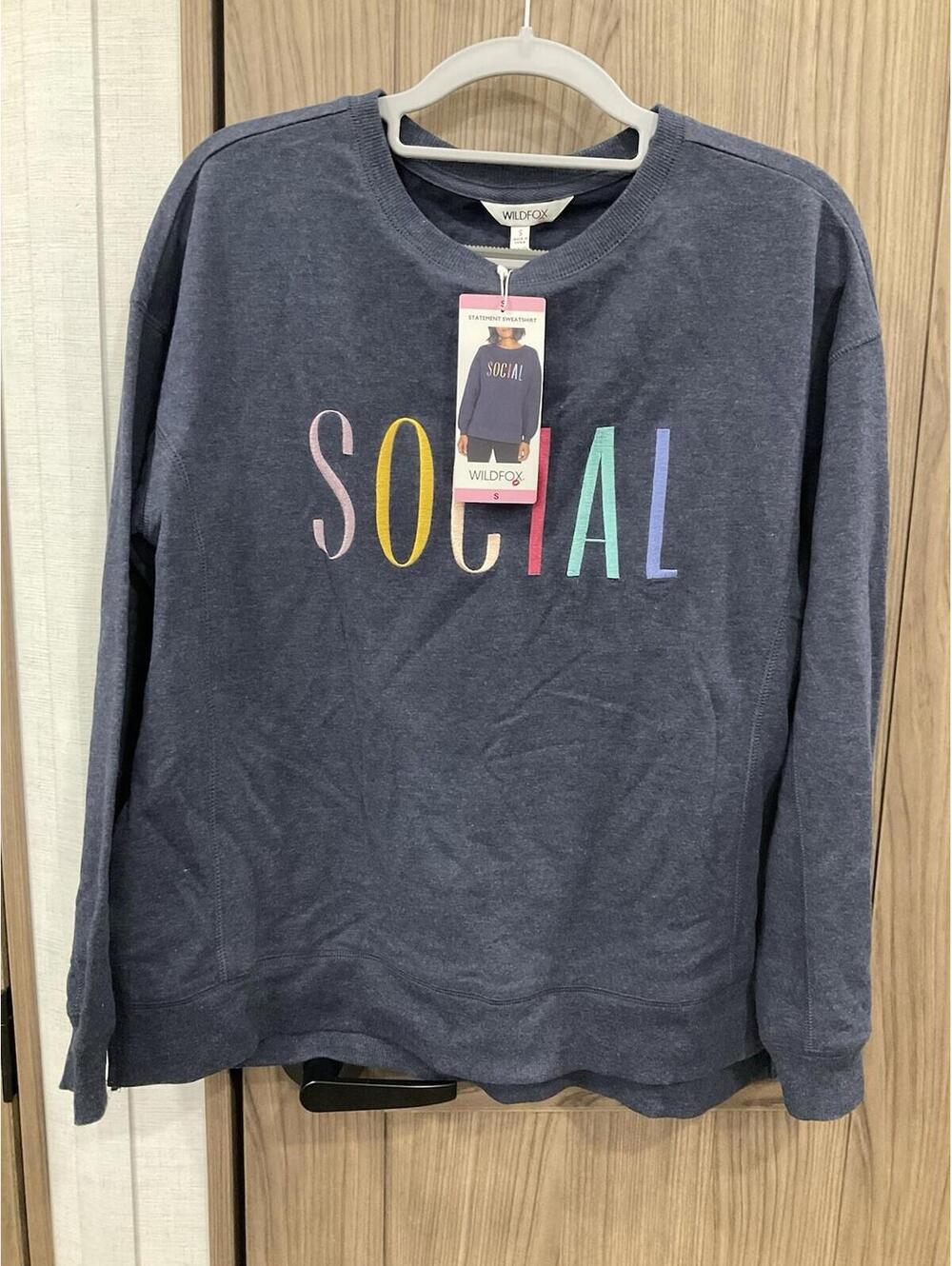 NWT WILDFOX Womens Blue “Social” Sweat Shirt Size Small Originally $108